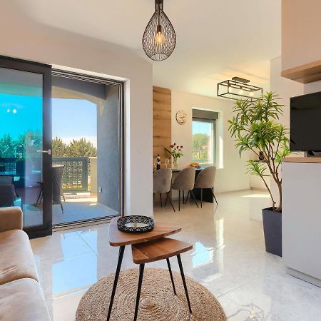Apartment Wing 77 By Interhome Pula Exterior photo