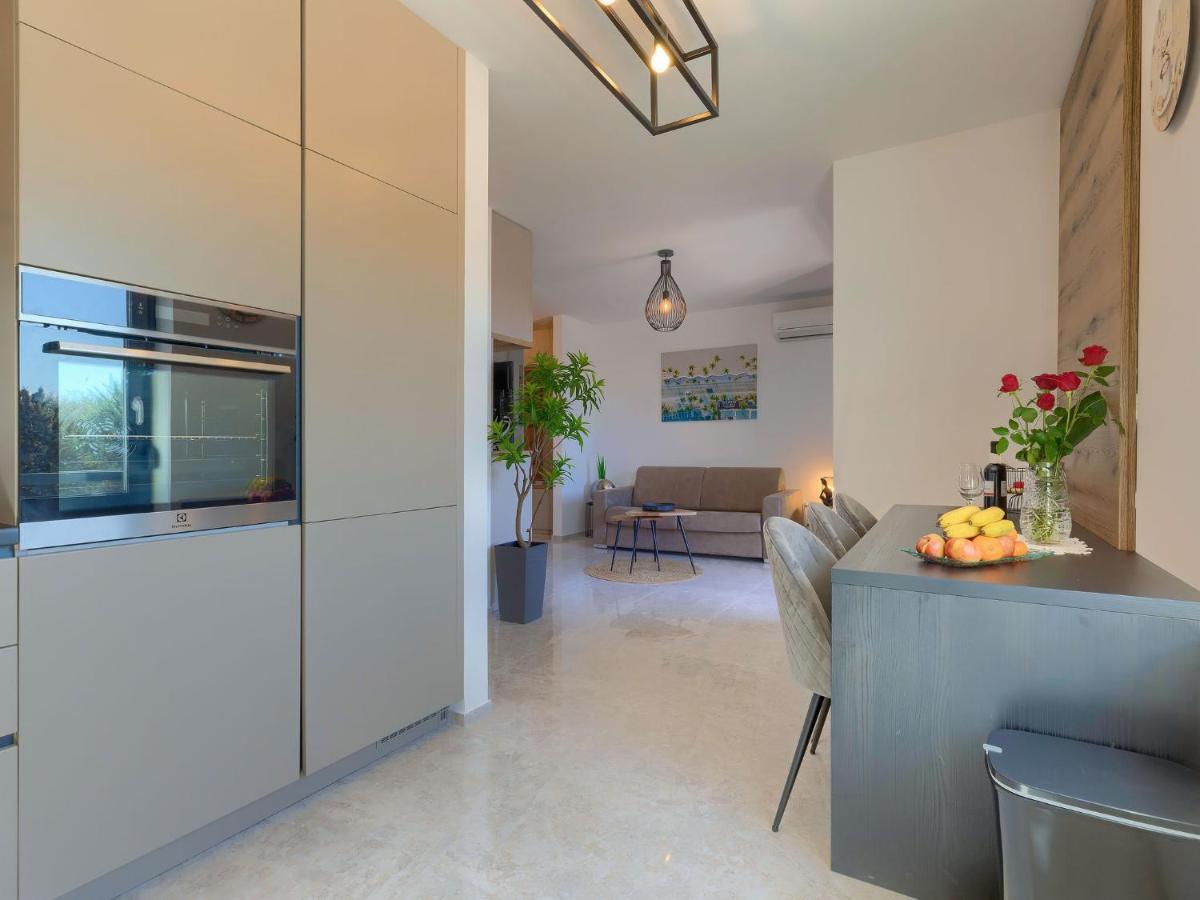 Apartment Wing 77 By Interhome Pula Exterior photo